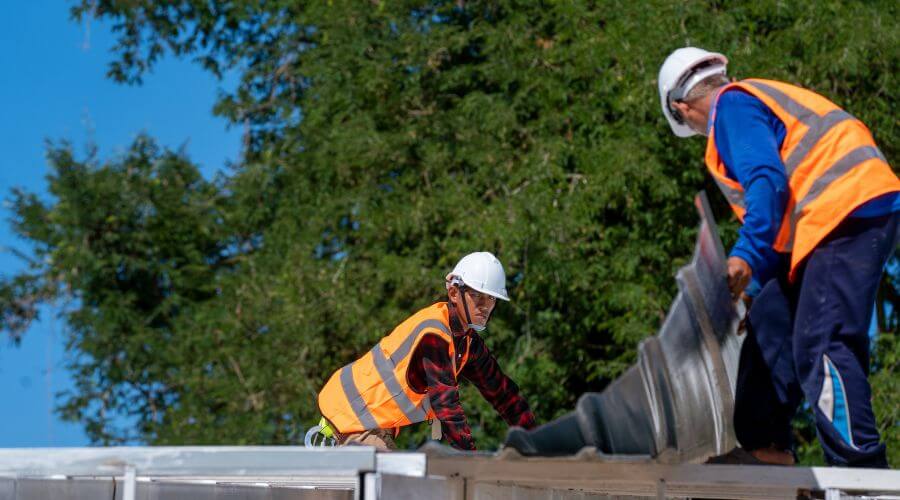 Professional new roof installation services in Moweaqua, IL